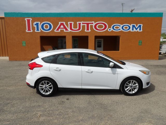 2018 Ford Focus SE FWD photo