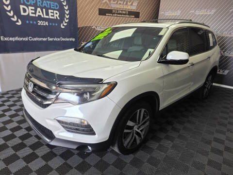 2016 Honda Pilot Touring FWD photo