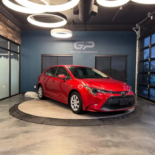 2020 Toyota Corolla LE FWD photo