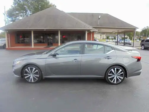 2019 Nissan Altima 2.5 SR FWD photo