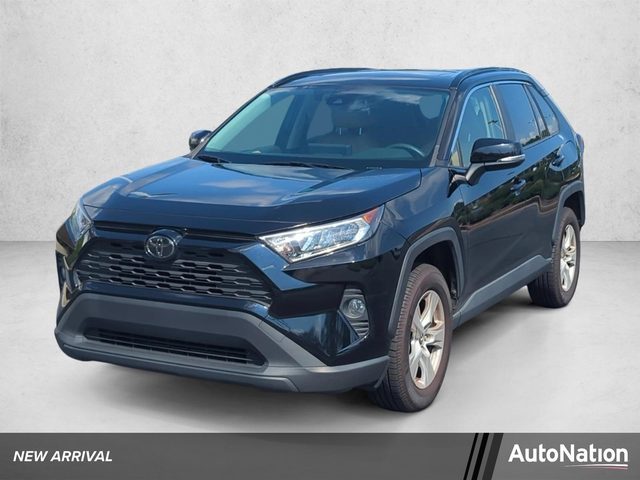 2019 Toyota RAV4 XLE FWD photo