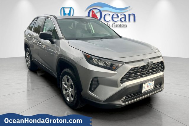 2019 Toyota RAV4 LE AWD photo