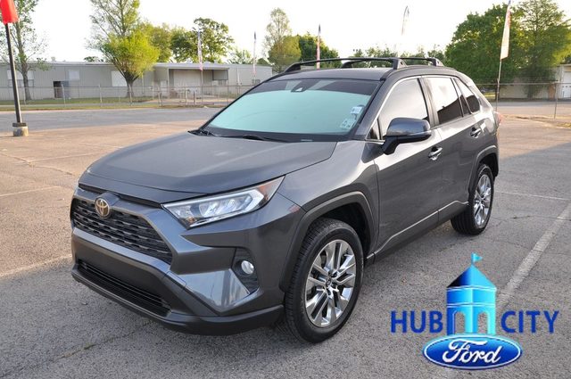 2019 Toyota RAV4 XLE Premium FWD photo