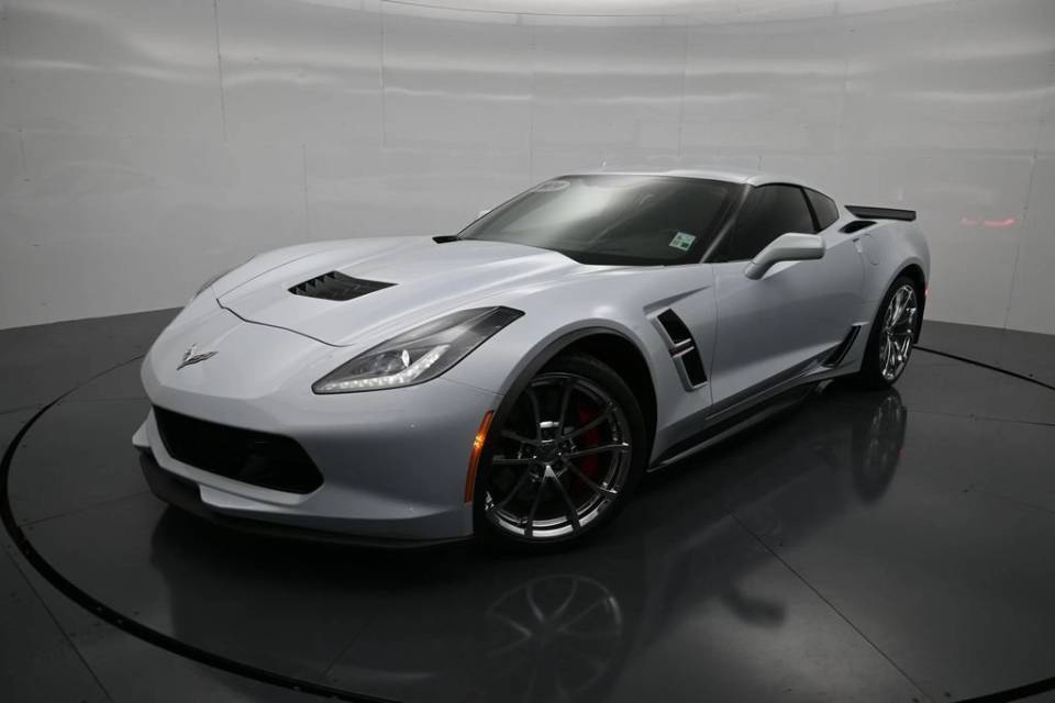 2019 Chevrolet Corvette Grand Sport 2LT RWD photo