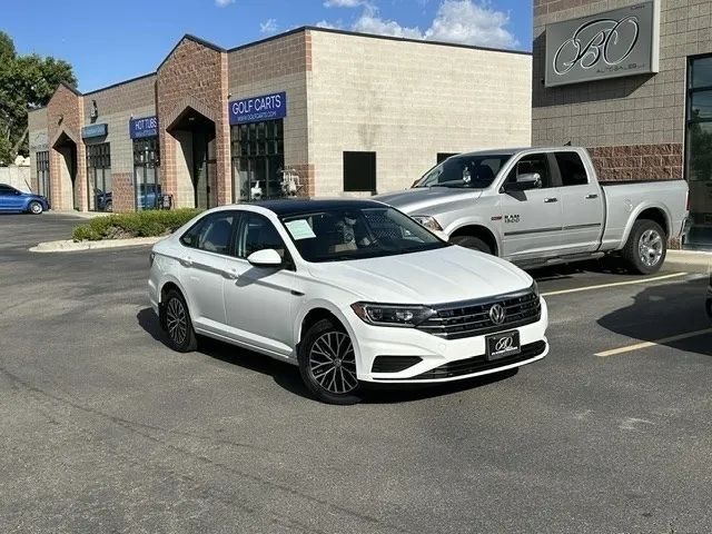 2019 Volkswagen Jetta SEL FWD photo