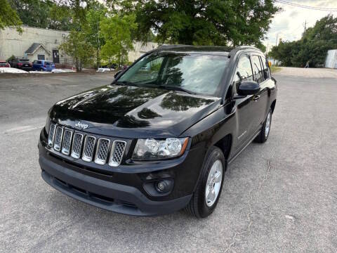 2017 Jeep Compass Latitude FWD photo