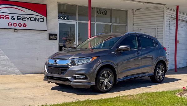 2019 Honda HR-V Touring AWD photo