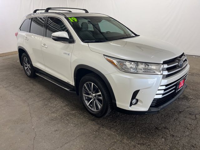 2019 Toyota Highlander Hybrid XLE AWD photo