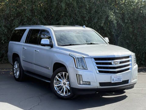2018 Cadillac Escalade ESV Luxury 4WD photo