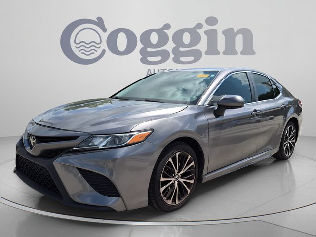 2019 Toyota Camry SE FWD photo