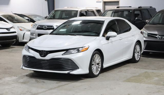 2019 Toyota Camry XLE FWD photo