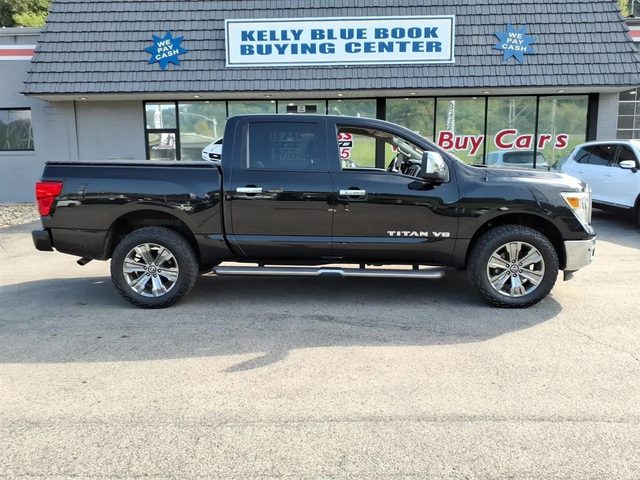 2019 Nissan Titan SL 4WD photo