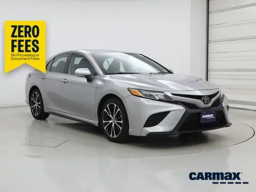 2019 Toyota Camry SE FWD photo
