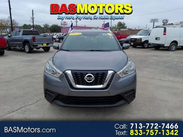 2019 Nissan Kicks SV FWD photo