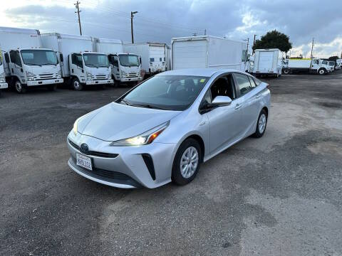 2019 Toyota Prius LE FWD photo