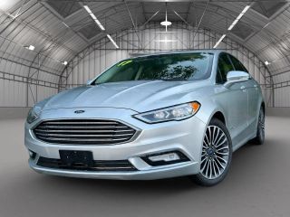 2017 Ford Fusion Hybrid Titanium FWD photo