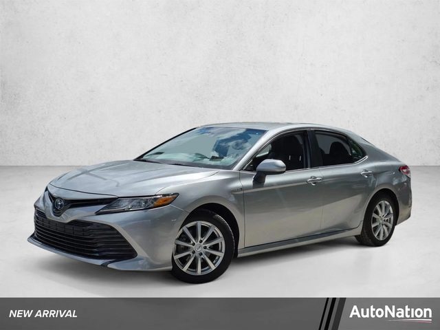 2019 Toyota Camry Hybrid LE FWD photo