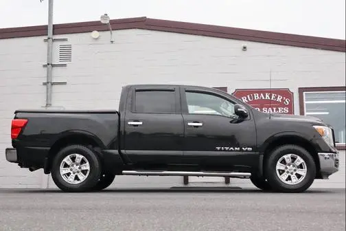 2019 Nissan Titan SV 4WD photo