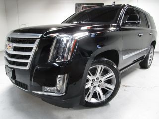 2018 Cadillac Escalade Premium Luxury 4WD photo
