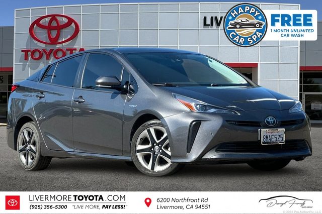 2019 Toyota Prius XLE FWD photo