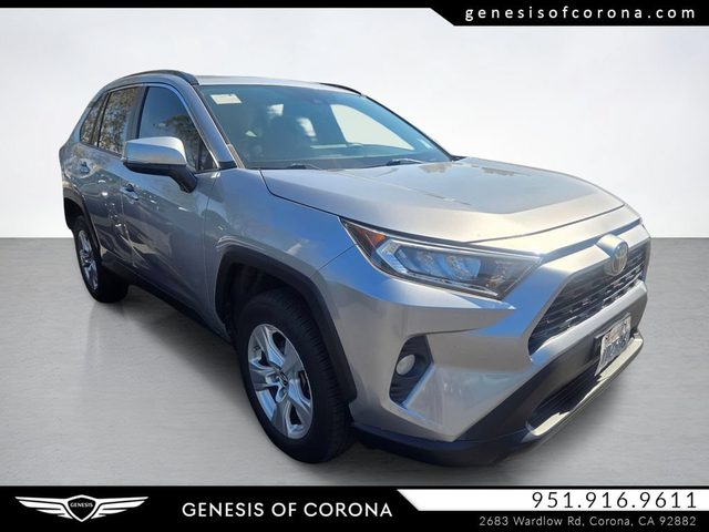 2019 Toyota RAV4 XLE FWD photo