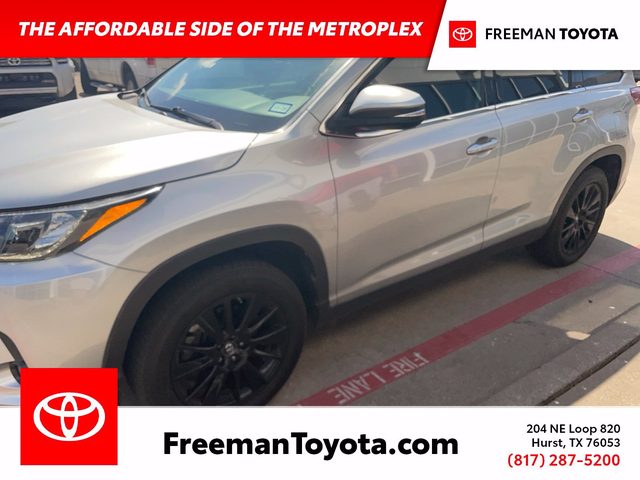 2019 Toyota Highlander SE FWD photo
