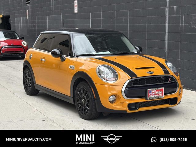 2015 MINI Hardtop 2 Door S FWD photo
