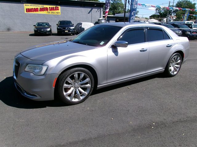 2018 Chrysler 300 Limited RWD photo