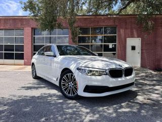 2019 BMW 5 Series 530e iPerformance RWD photo