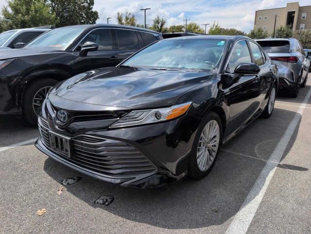 2019 Toyota Camry Hybrid XLE FWD photo