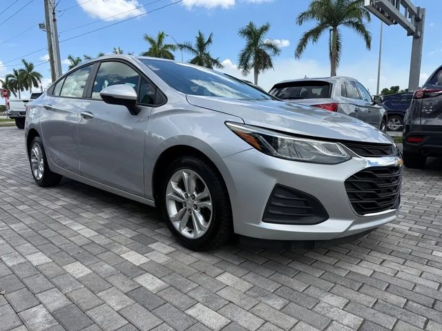 2019 Chevrolet Cruze LS FWD photo