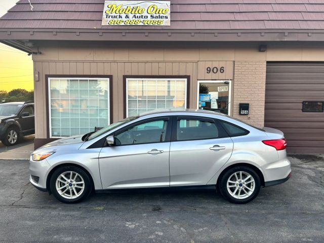 2016 Ford Focus SE FWD photo