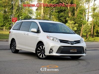 2019 Toyota Sienna XLE AWD photo