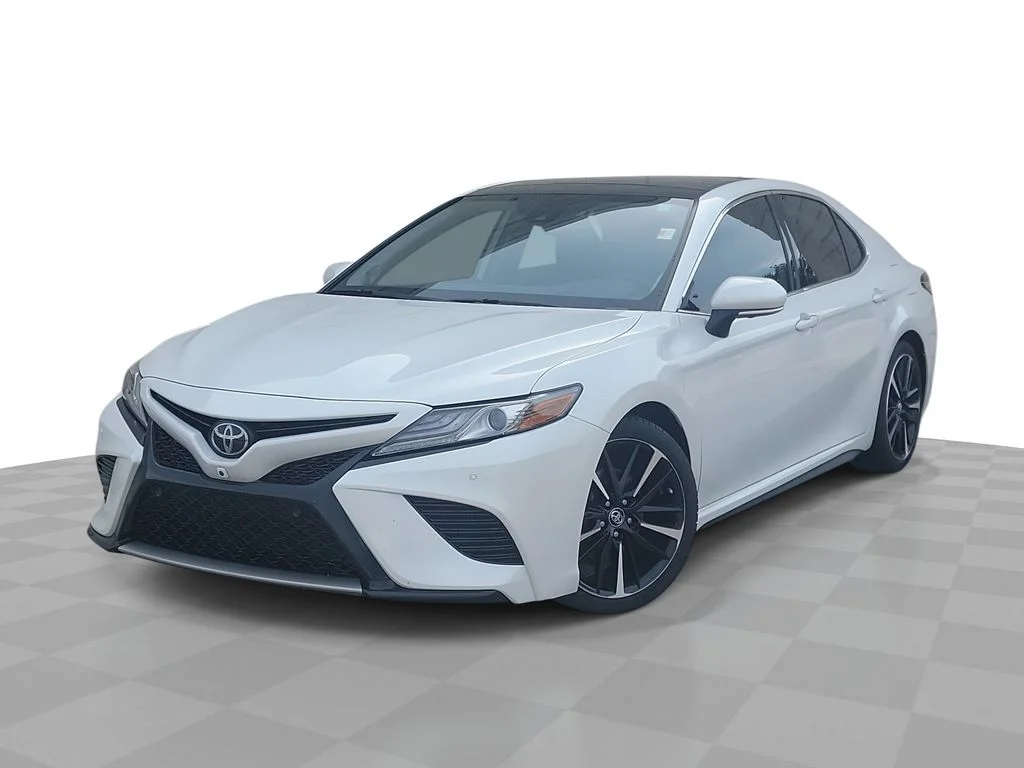 2019 Toyota Camry XSE FWD photo