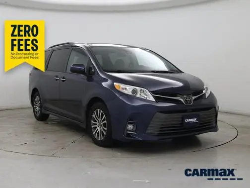 2019 Toyota Sienna XLE FWD photo