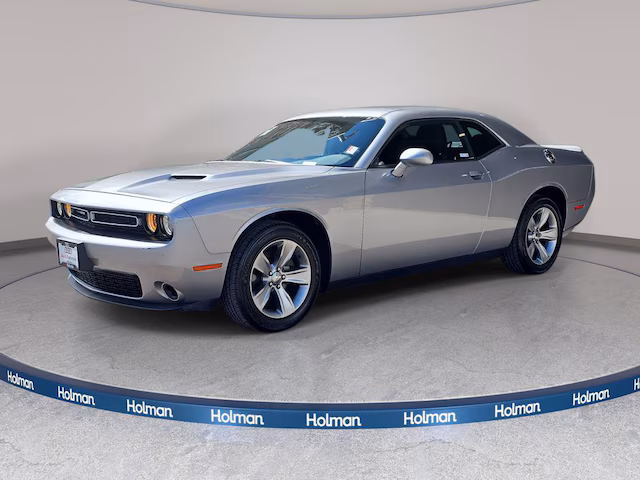 2018 Dodge Challenger SXT RWD photo