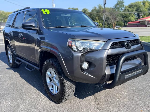 2019 Toyota 4Runner SR5 RWD photo