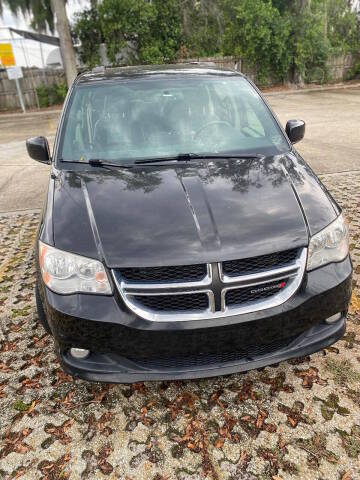 2017 Dodge Grand Caravan SXT FWD photo