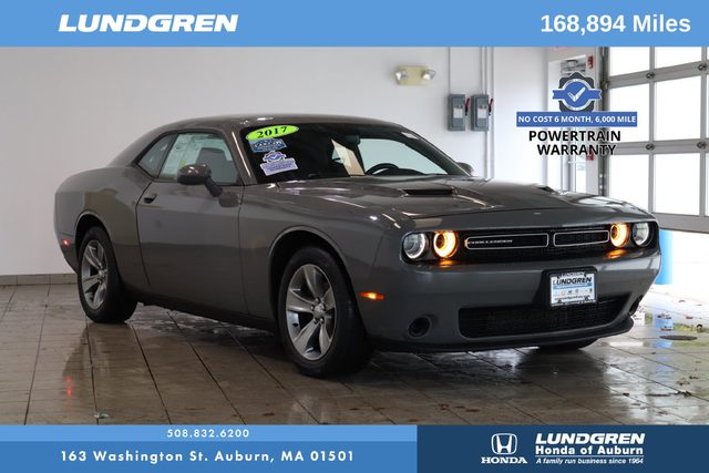 2017 Dodge Challenger SXT RWD photo