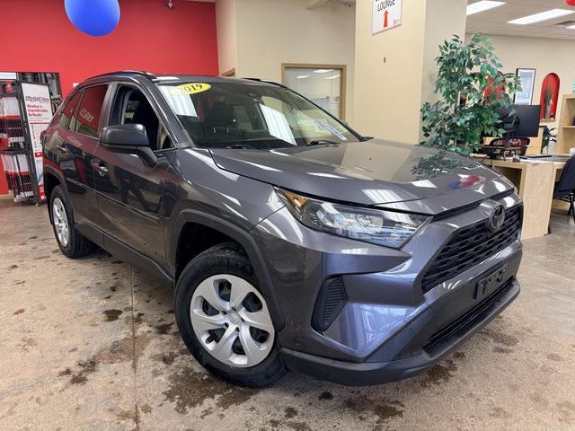2019 Toyota RAV4 LE AWD photo