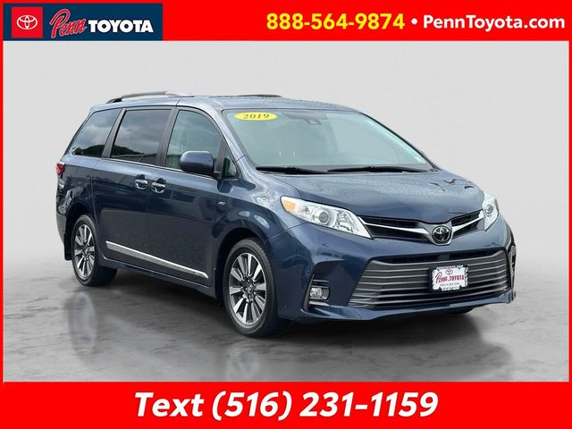 2019 Toyota Sienna XLE AWD photo