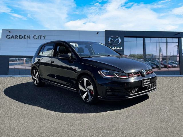2019 Volkswagen Golf GTI SE FWD photo