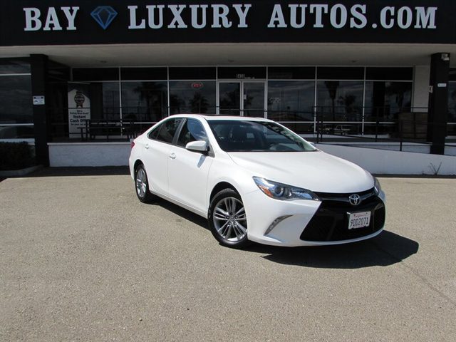 2015 Toyota Camry SE FWD photo