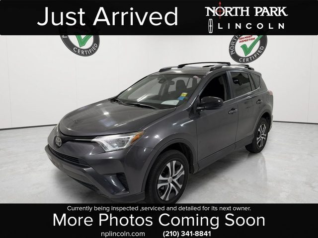 2018 Toyota RAV4 LE FWD photo