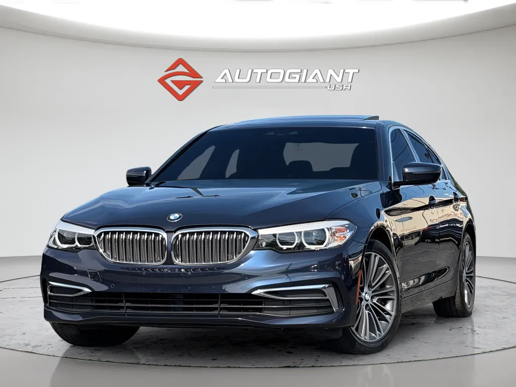 2019 BMW 5 Series 530i xDrive AWD photo