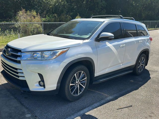 2019 Toyota Highlander XLE FWD photo