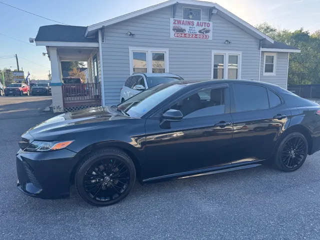 2019 Toyota Camry SE FWD photo