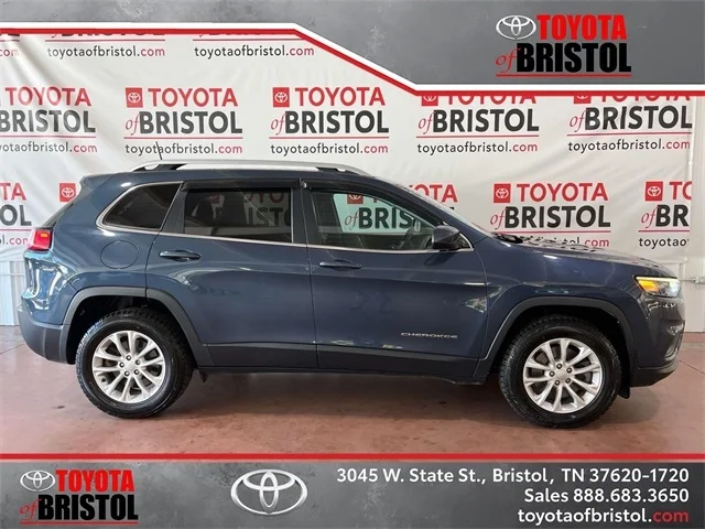 2019 Jeep Cherokee Latitude 4WD photo