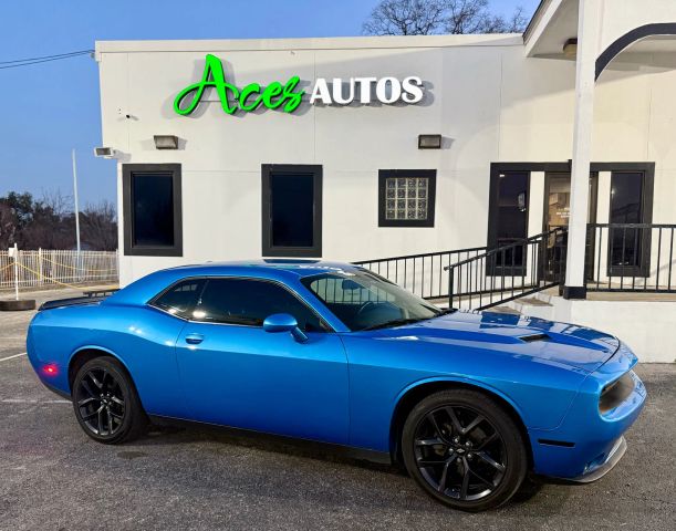 2019 Dodge Challenger SXT RWD photo