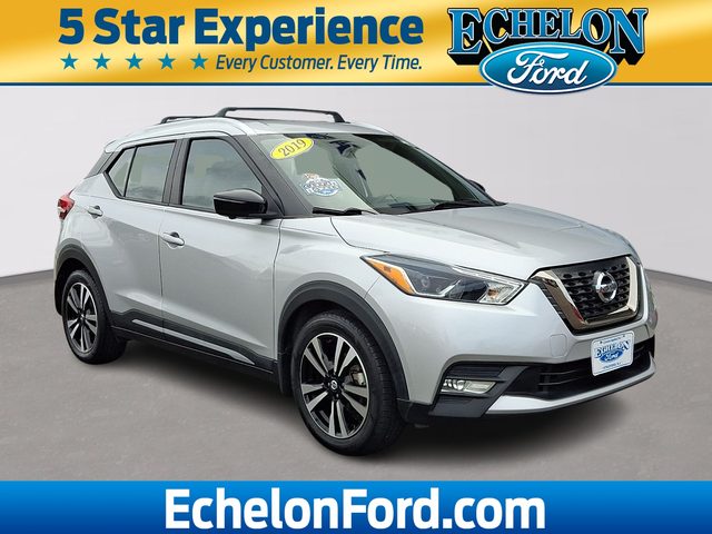 2019 Nissan Kicks SR FWD photo